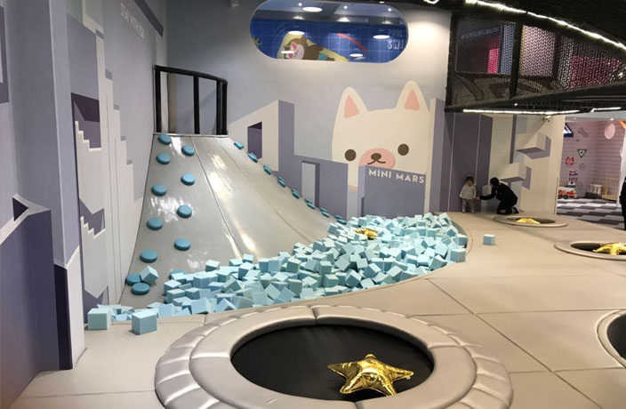 There is a New Mini Mars Play Center Below Cages and it is Huge – That's  Shanghai